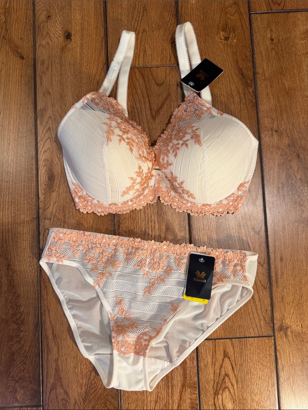 Wacoal Embrace Lace Cream Bra & Brief Set with Peach Floral Embroidery sz. 34DD